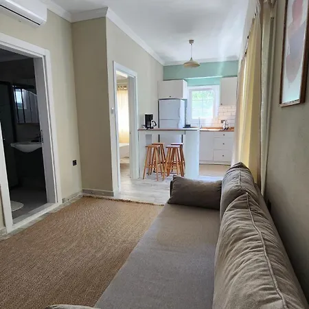 Alpi Lemon House- Quite, Close To The Sea And Holiday home Bodrum